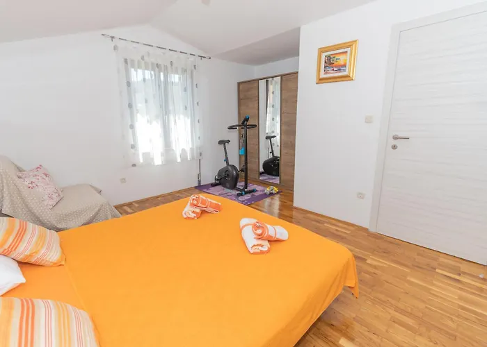 Spacious Villa For 10 With A Big Private Pool