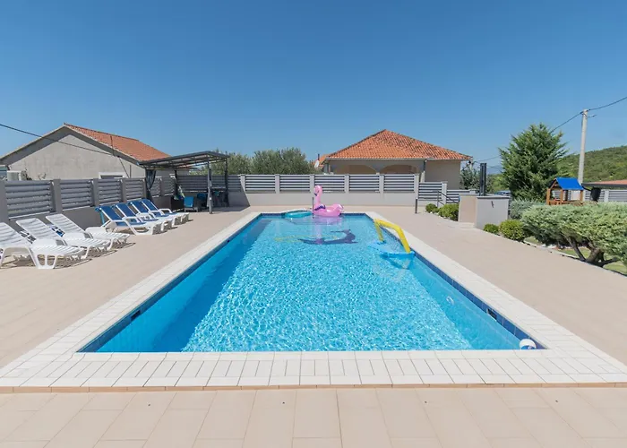 Spacious Villa For 10 With A Big Private Pool