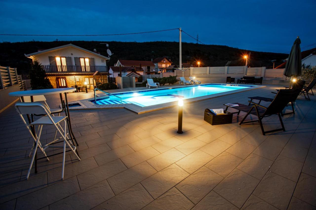 Villa Spacious For 10 With A Big Private Pool *