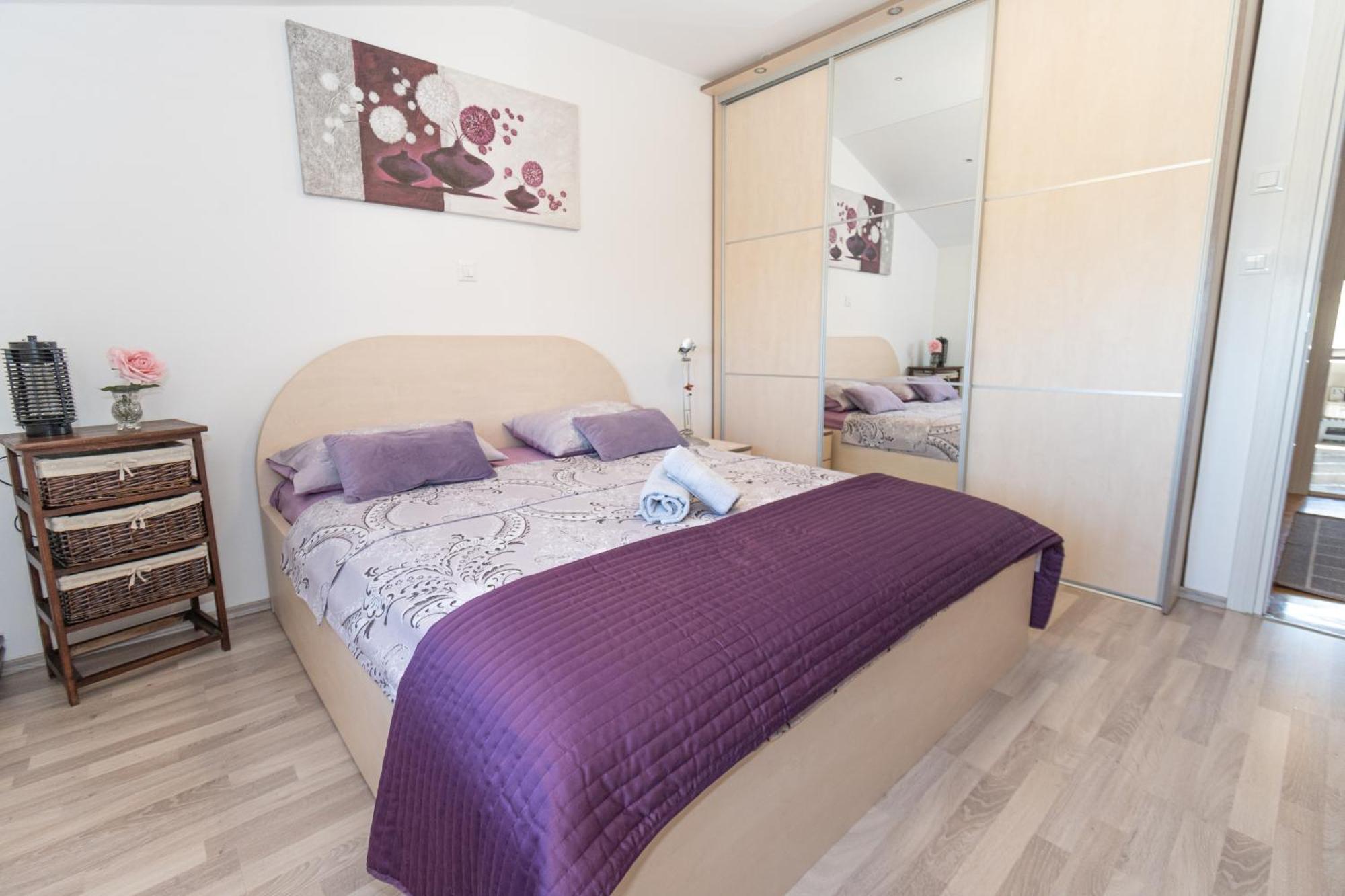 Spacious For 10 With A Big Private Pool Trilj