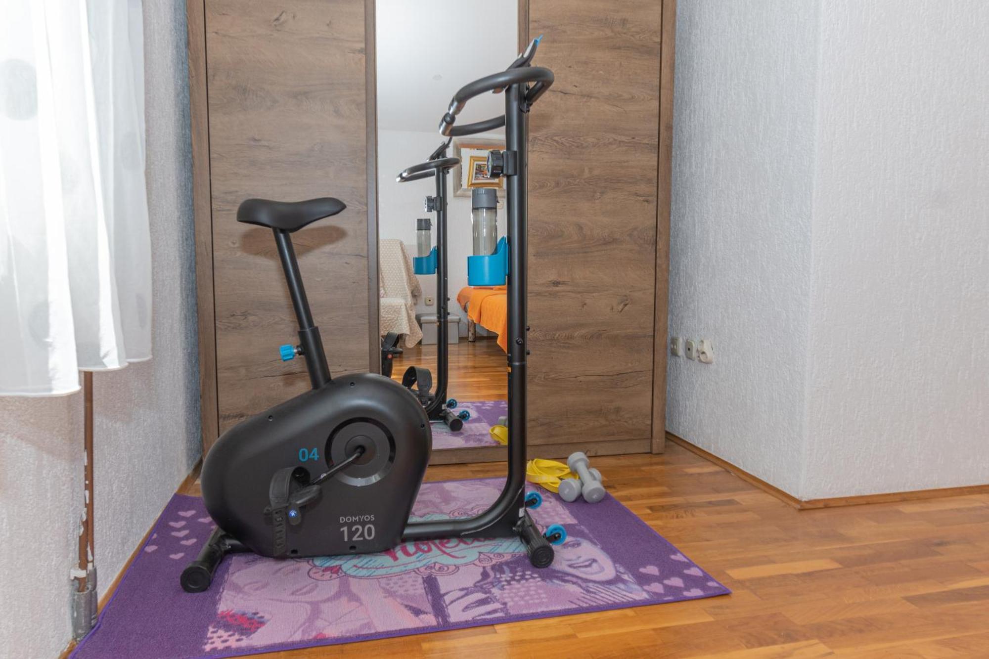 Spacious For 10 With A Big Private Pool Trilj