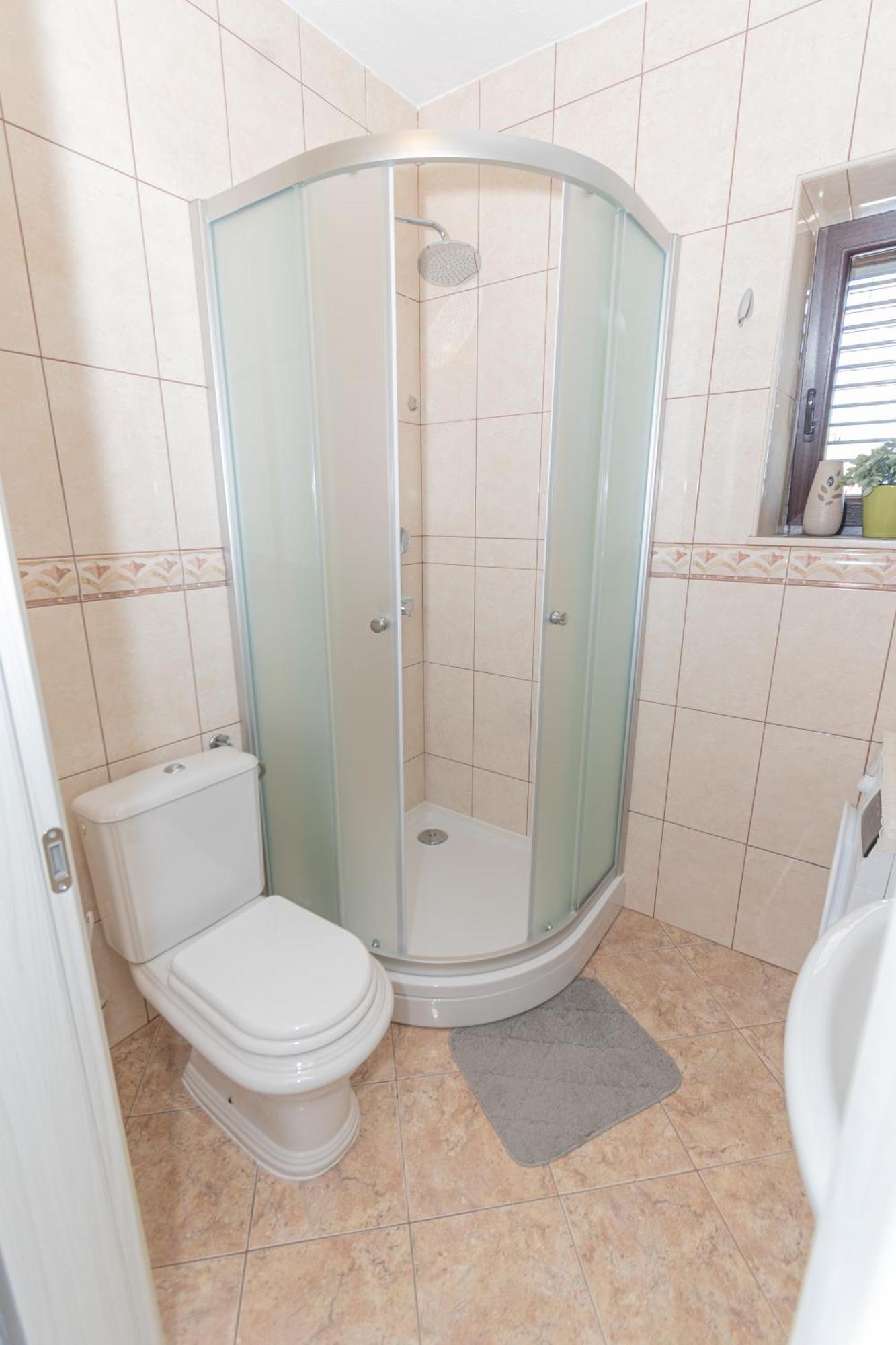 Spacious For 10 With A Big Private Pool Villa