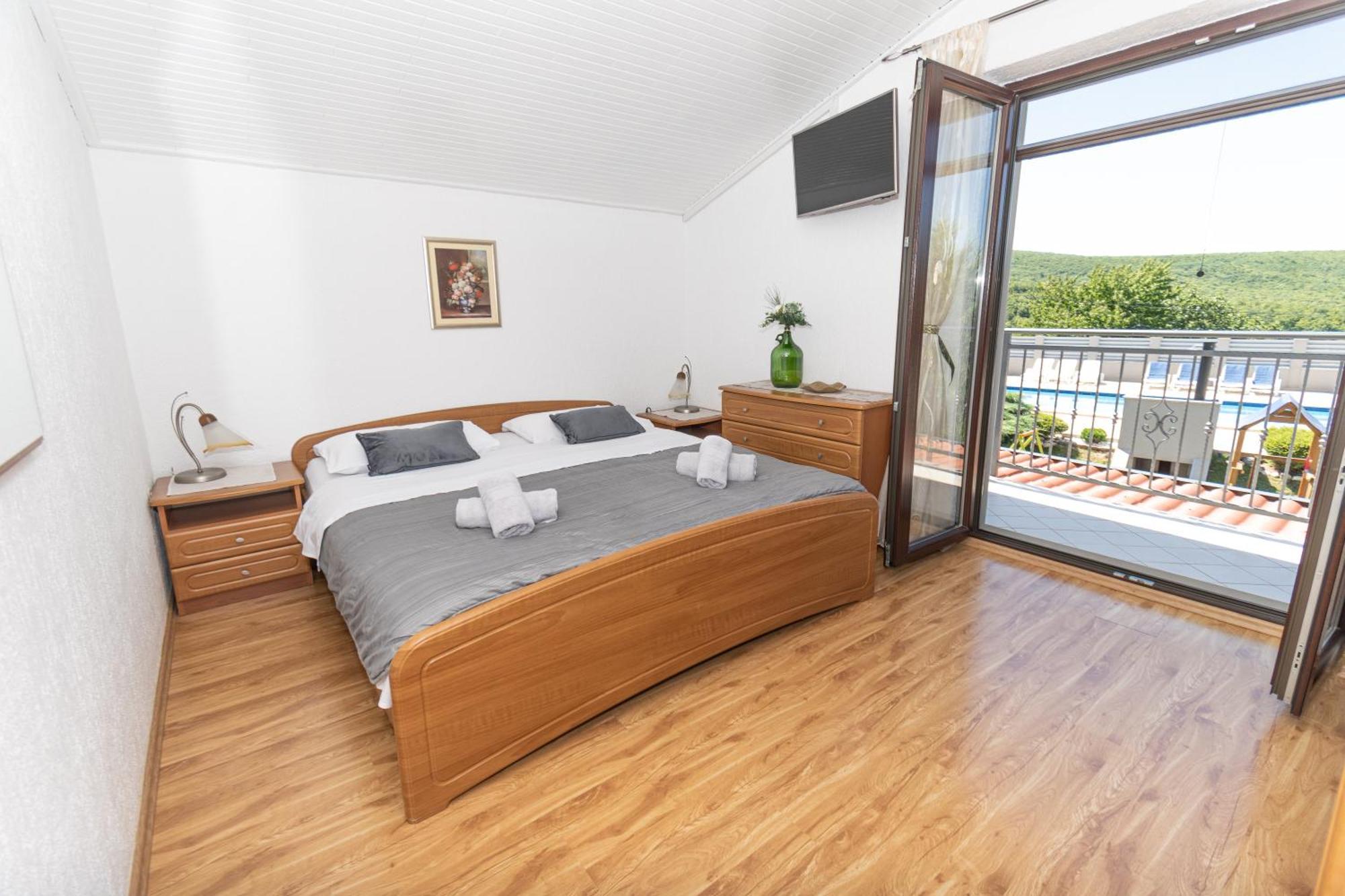 Spacious For 10 With A Big Private Pool Villa *
