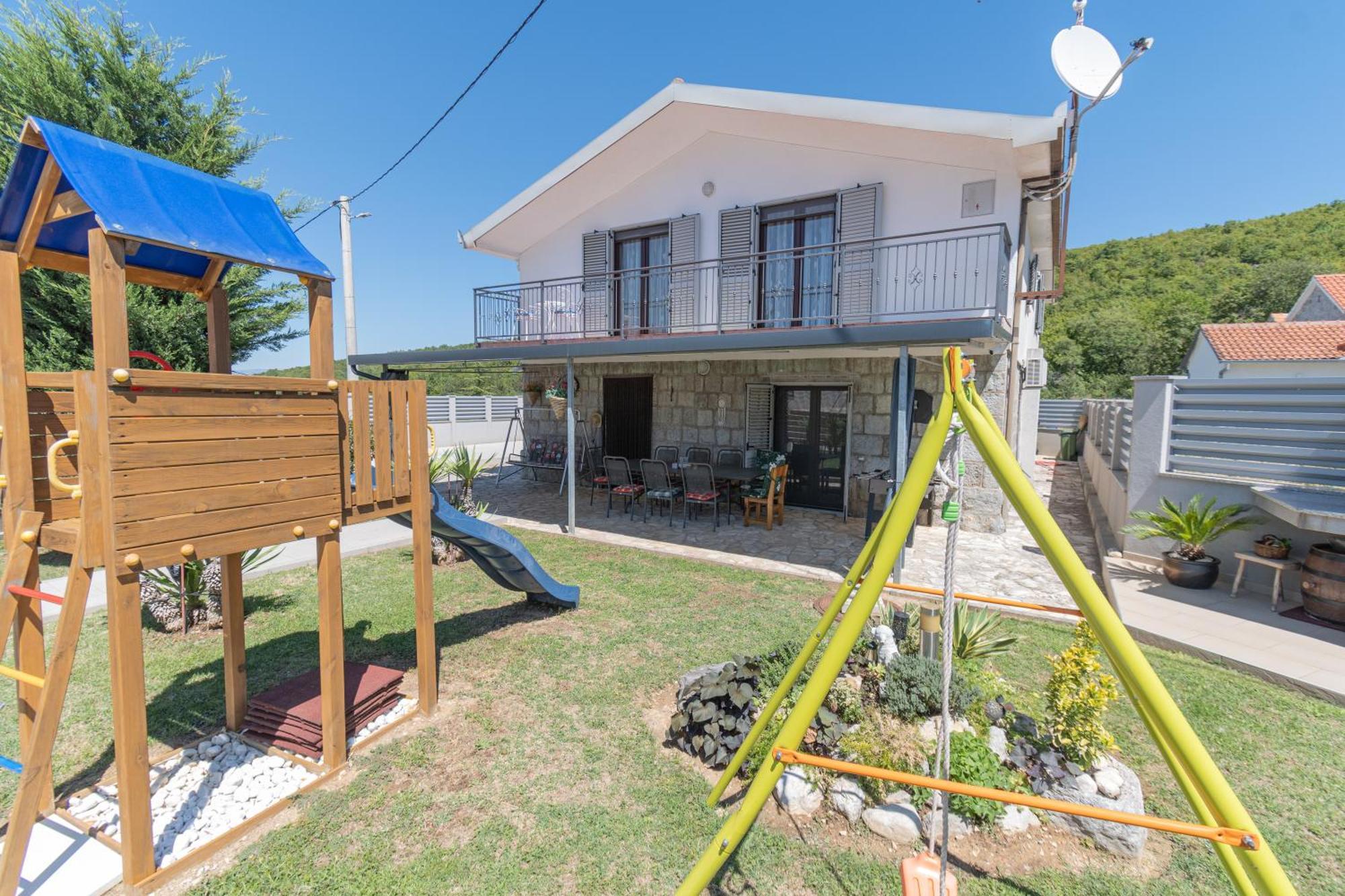 Villa Spacious For 10 With A Big Private Pool