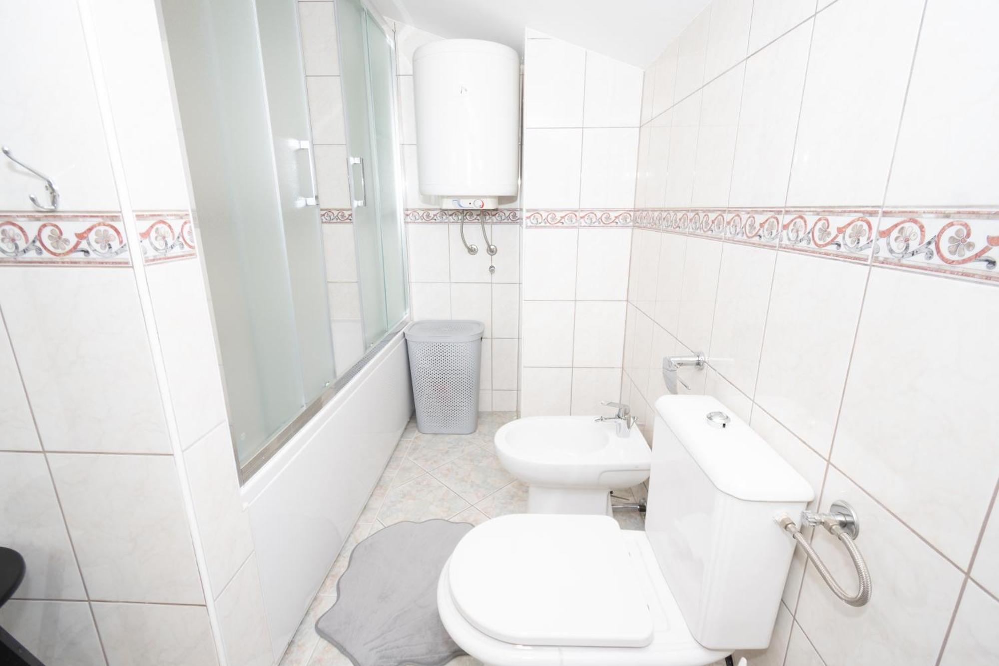 Spacious For 10 With A Big Private Pool Trilj