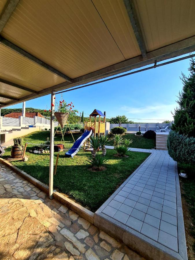 Spacious For 10 With A Big Private Pool Villa
