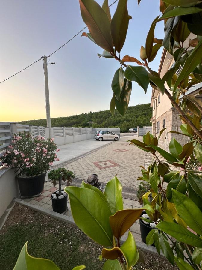 Villa Spacious For 10 With A Big Private Pool Trilj