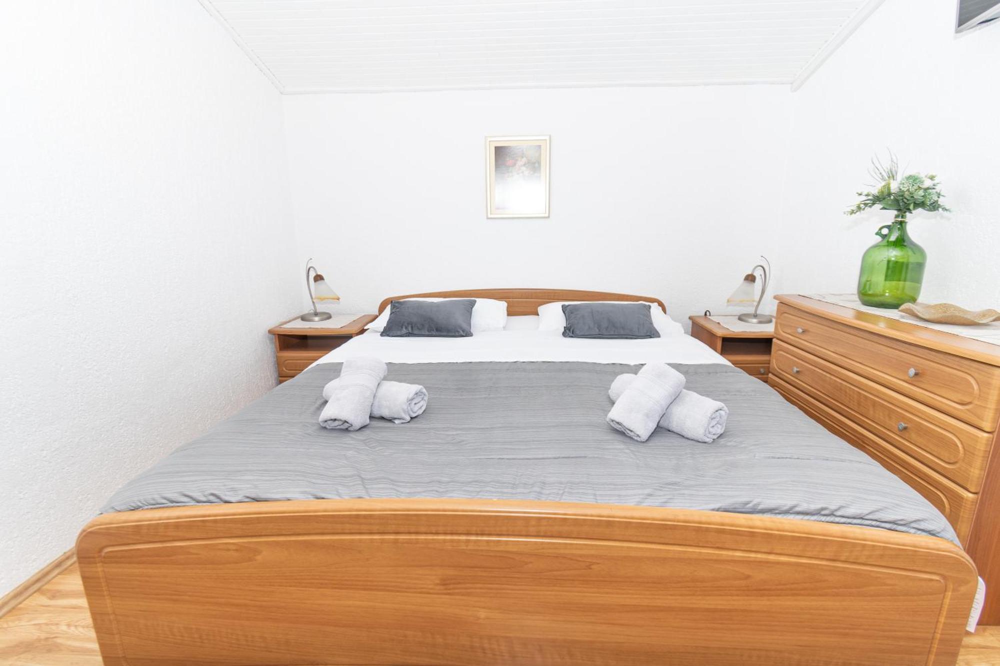 Spacious For 10 With A Big Private Pool Villa Trilj