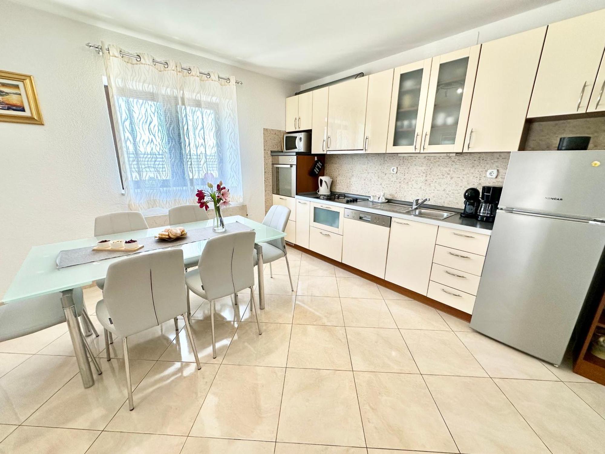 Vilă Spacious For 10 With A Big Private Pool Trilj
